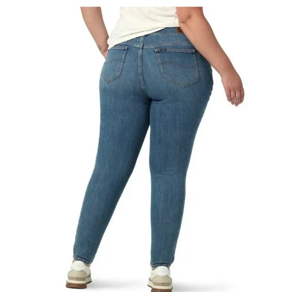 Lee Women's Plus High Rise Skinny Jean, Size 26WM, High Rise, Slim-Leg, Blue - Picture 3 of 4